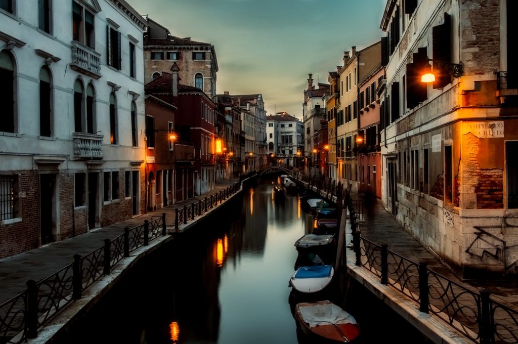 A Romantic Flavor of Venice